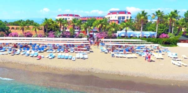 Palmeras Beach Hotel